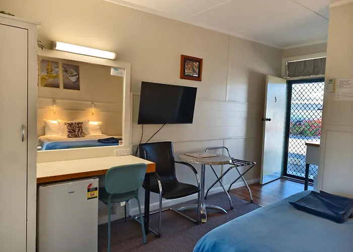 Donald Riverside Motel