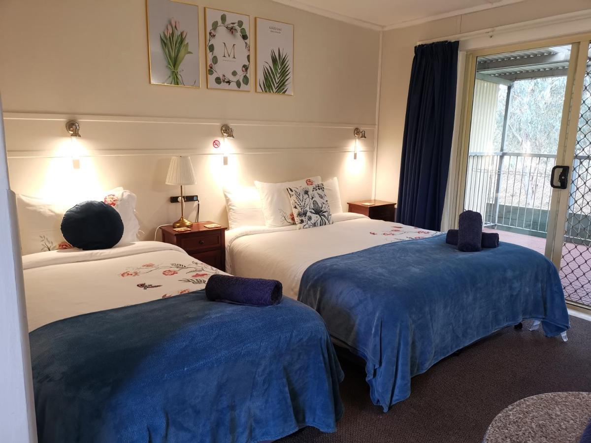 Riverside 3*