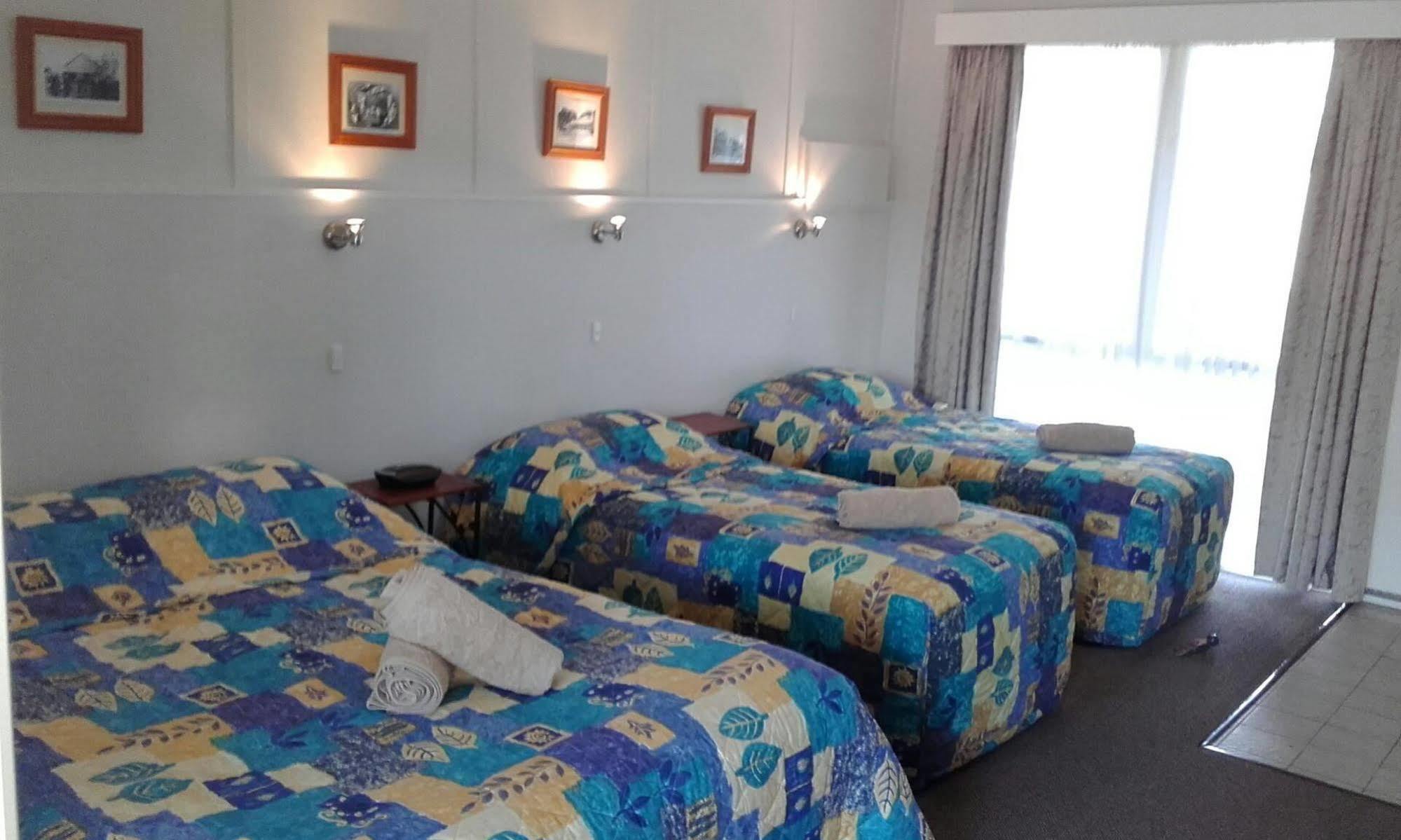 Riverside 3*